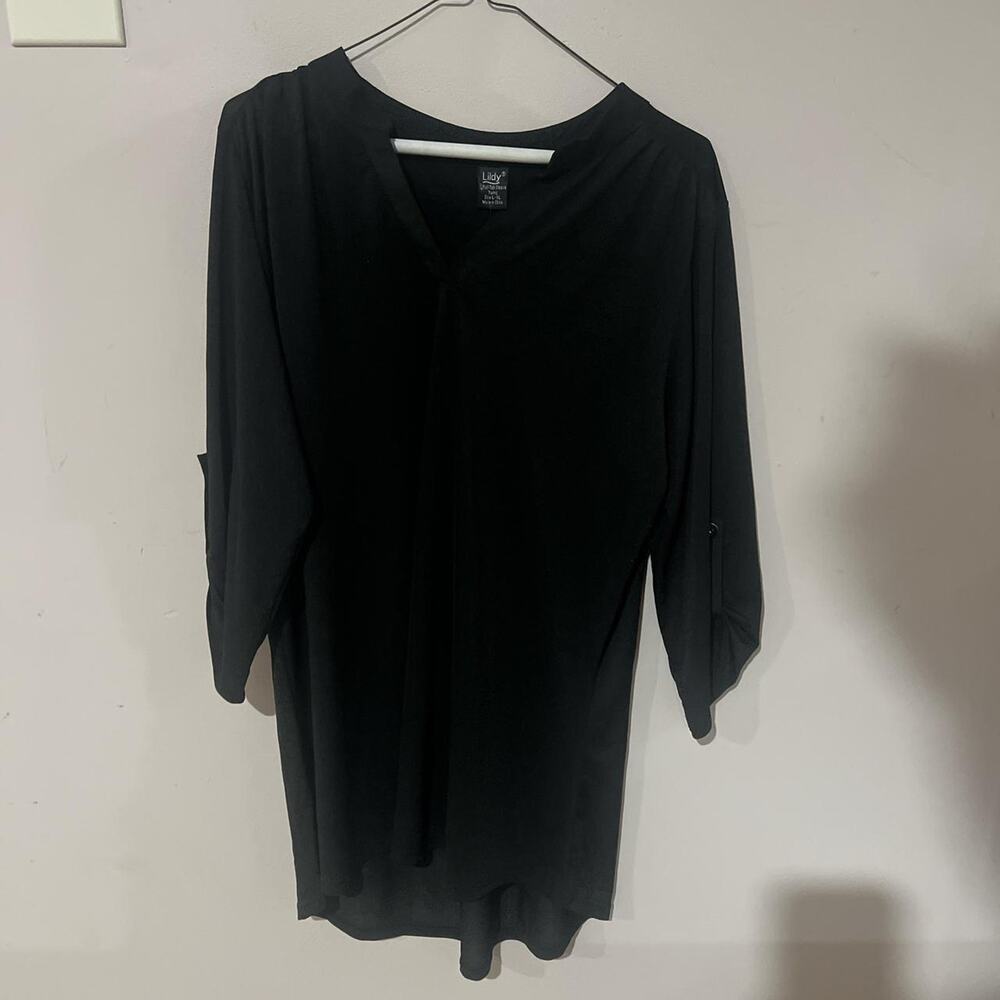 Lildy black cotton v neck short